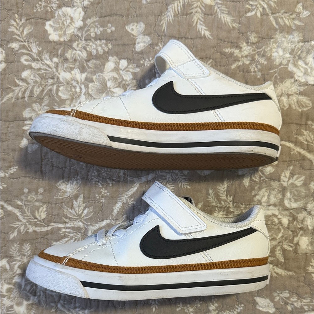 Nike Court Legacy with Velcro Strap